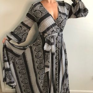 🆕NEVER USED 👗Long dress 🤍🖤